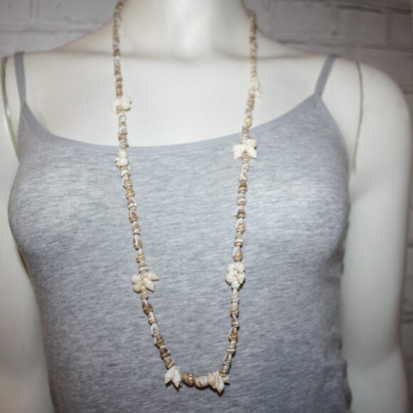 Vintage Jewelry - Beautiful vintage natural shell beaded necklace 36"